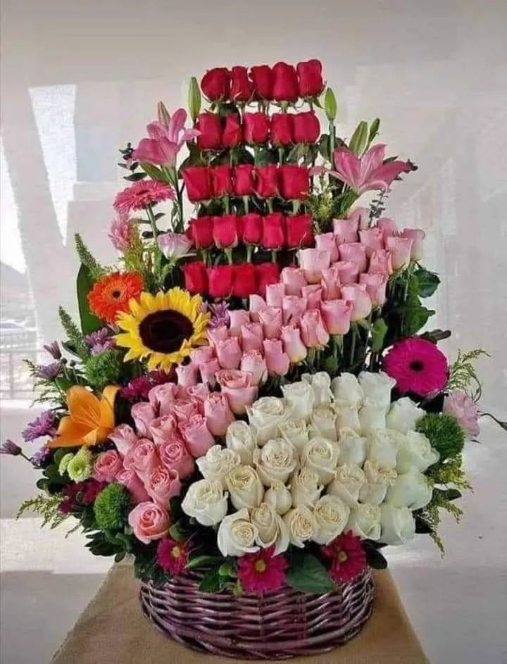 Gran Arreglo de 100 Rosas