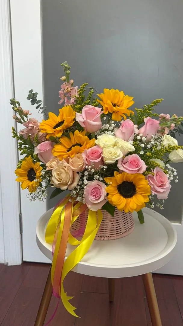 Arreglo Canasta de Girasoles