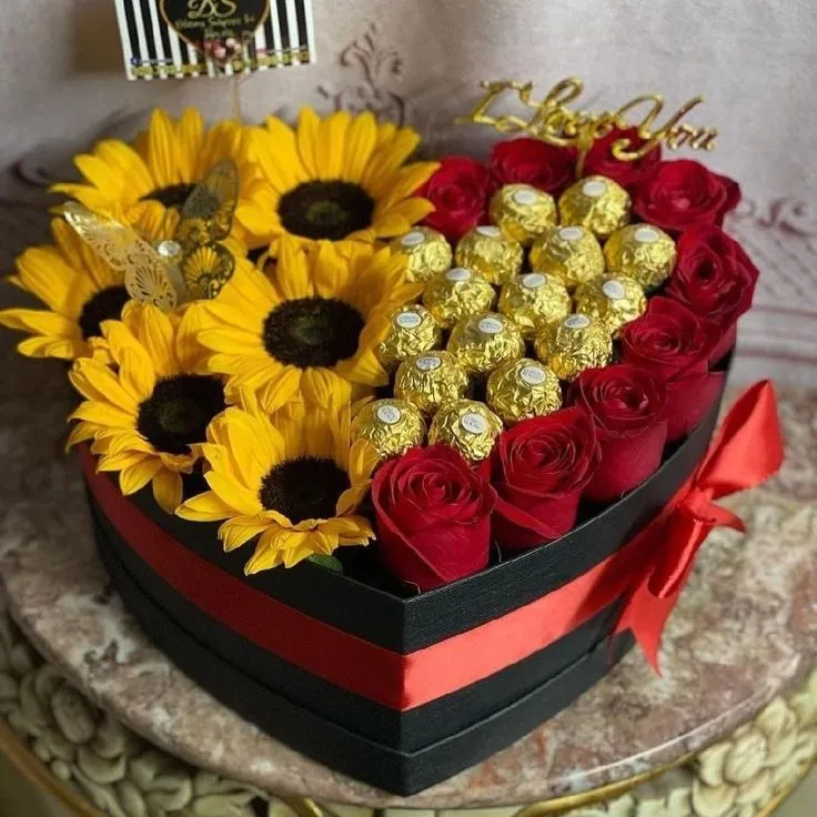Arreglo de Corazón con Chocolates Chico